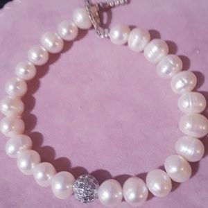 Handmade pearl bracelet